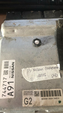 NEC008-028 Nissan Pathfinder 2013 ecm ecu computer