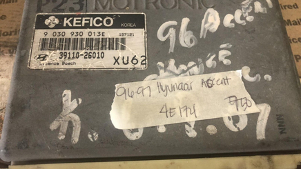 1996-1997 Hyundai Accent ecm ecu computer 39110-26010