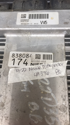NEC032-652 Nissan Pathfinder ecu ecm computer 2019-2022