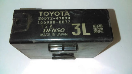 2014 Toyota Prius vehicle approaching module 86572-47090