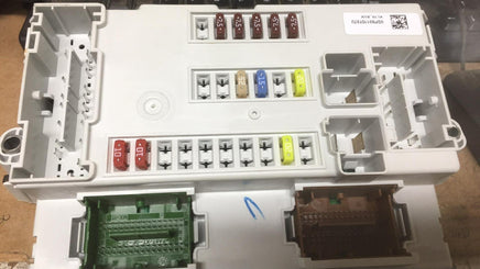 68412071AA bcm body control module  Chrysler Pacifica