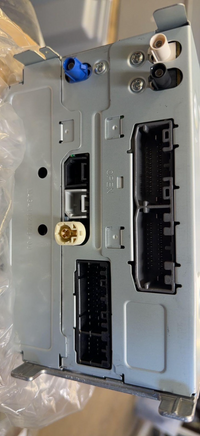 05091463ZM multi-media radio receiver  Dodge Journry or Chrysler 300 **NEW** OEM