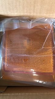1994-1998 Chevy Truck right lower side marker light lamp GM2551144 **New**