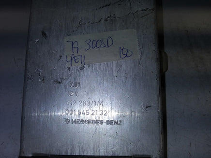 1979 Mercedes-Benz 300SD Cruise Control module 004 545 21 32