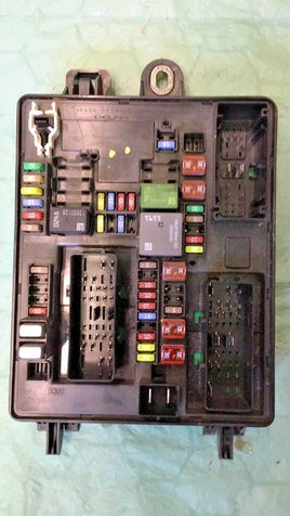 2010 Cadillac SRX  fuse junction box 20861267_01