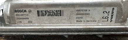08675760 A Volvo S60 V70 or S80 2004  ecm ecu computer