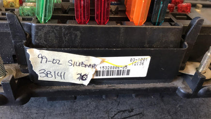1999-2002 Chevy or GMC pickup Fuse Relay Junction Box 153288806-05