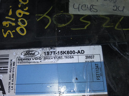 1S7T-15K600-AD bcm body control module 2001-2004 Ford Focus
