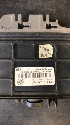 1995-1996 VW Jetta TCM transmission computer 096 927 733 AB