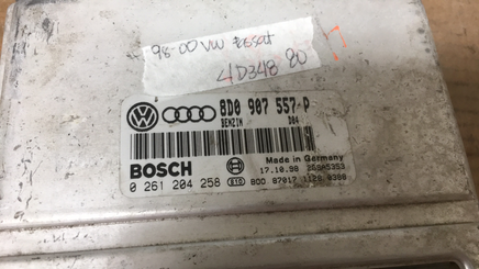 8D0 907 557 P VW Passat 1998-2000 ecm ecu computer
