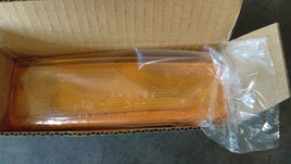 right marker light fits 1982-1993 Chevy S10 or GMC sonoma **NEW** 332-1545R-US