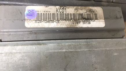 3C2A-12A650-CB Ford E350 engine module computer 2003 **TESTED**