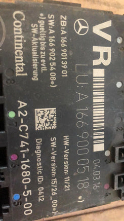 2017-2019 Infiniti QX30 front door control module A 166 900 05 18