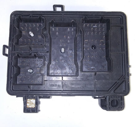 15849569 fuse junction box 2006 Pontiac Solstice