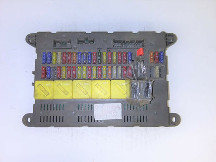 518668702 Land Rover Freelander 2002-2003 fuse junction box