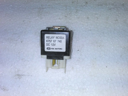 K757 67 740 Kia Sportage 1994-2004 4-pin relay module