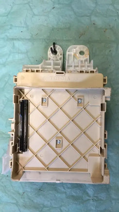 2014-2016 Toyota Corolla fuse junction box 82730-02G60-A