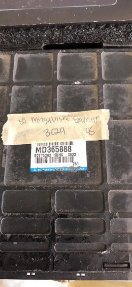 MD365888 Mitsubishi Galant 2000 ecu computer