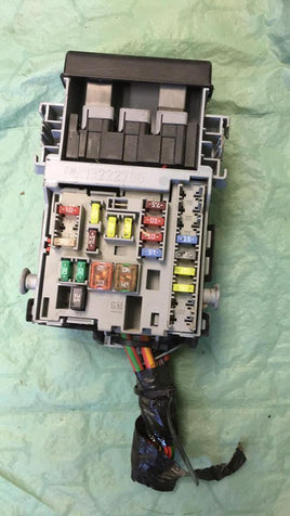 95352889 Chevy Cruze 2013 fuse junction box