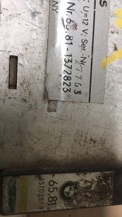 65.81-1372823 BMW 733I on board control module computer 1984
