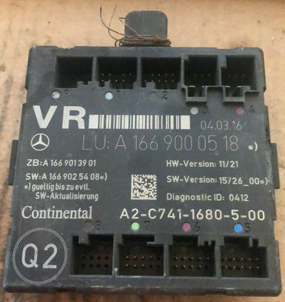 2017-2019 Infiniti QX30 front door control module A 166 900 05 18