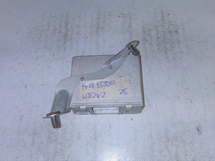 1999-2001 Lexus ES300 Cruise control module 88240-33160