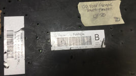 8L8T 15604 BK Ford Escape fusebox relay control module 2008