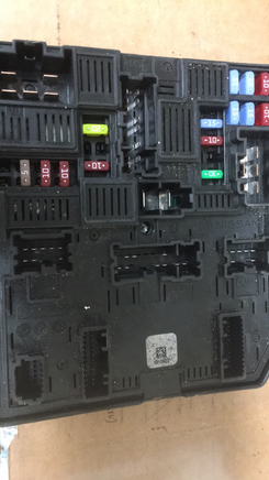 284B7 5NA0E Infiniti QX50 IPDM engine control computer