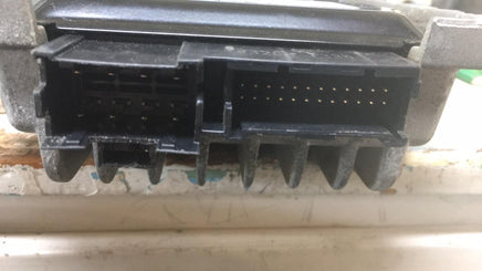 28060 5Z200 Nissan Quest 2004-2006 amplifier control module 2004-2006