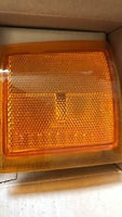 1994-1998 Chevy Truck left lower side marker light lamp GM2550144 **New**