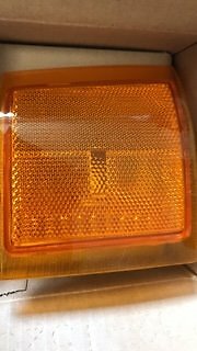 1994-1998 Chevy Truck left lower side marker light lamp GM2550144 **New**