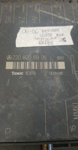 220 820 68 26 Mercedes S500 2000-2006 Voice recognition control module