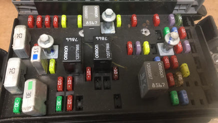 15174981-2 Chevy Trailblazer or GMC Envoy fusebox control module 2002-2003