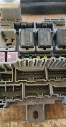 SJA-KA0 Acura RL 2005-2008 Fuse box