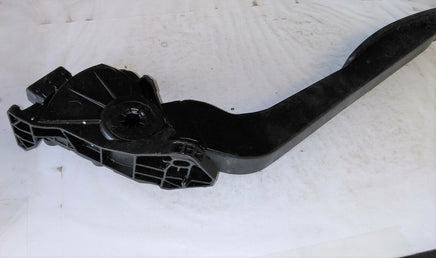 2010-2016 Cadillac SRX gas pedal accelerator 25 890 519