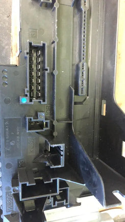 2010-2011 Mercedes-Benz E63 Electrical Fuse Box Control Module 0-1670658-1