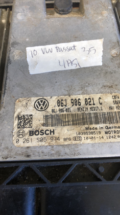 06J 906 021 C Volkswagen Passat  2010 ecm ecu computer