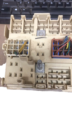 15266957-02 Chevy Trailblazer or GMC Envoy 2006-2007 Fuse relay control module