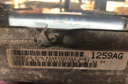 P04671259AG Chrysler Sebring 1997 ecm ecu computer