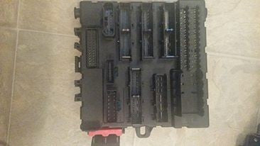 12 769 676 fuse junction box 2006 Saab 9-3