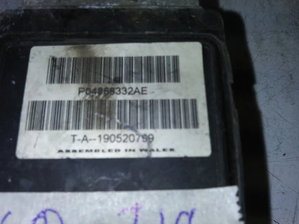 2001-2002 Chrysler T&C radiator cooling fan module P04868332AE