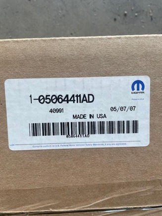5064113AK radio receiver cd player 2008-2009 Dodge Caravan **NEW**