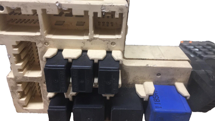 1L2T-14A067-DG Ford Explorer 2002 Fuse box control module computer