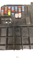 7L18T-14B476-BF Ford Escape multi-function fuse box 2007