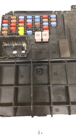 7L18T-14B476-BF Ford Escape multi-function fuse box 2007