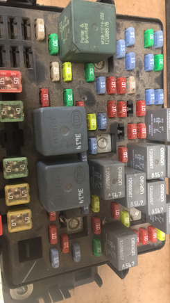 15201930-01 Cadillac CTS Sierra or Silverado fuse box control module