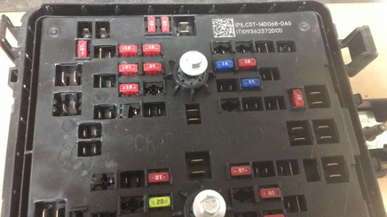 LC3T-14D068-DAG Ford F250 or F350 fusebox fuse box 2021