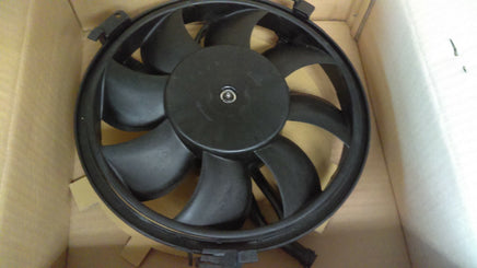 Cooling fan fits 98-02 Passat Audi TYC 610920 **NEW**