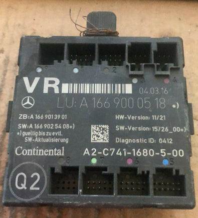 2017-2019 Infiniti QX30 front door control module A 166 900 05 18