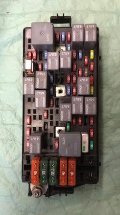 2000-2005 Cadillac Deville fuse junction box 15410962 - Swan Auto